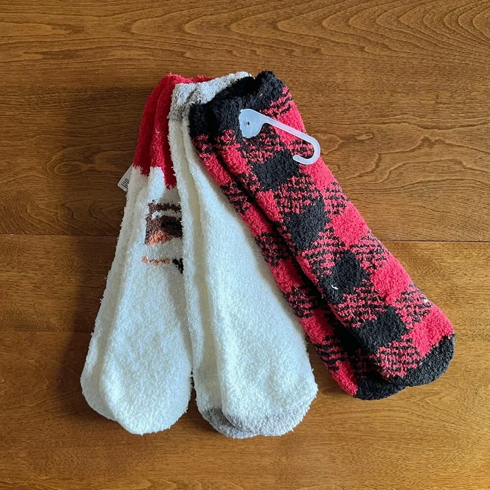 Old Navy women's Santa cozy socks NWT